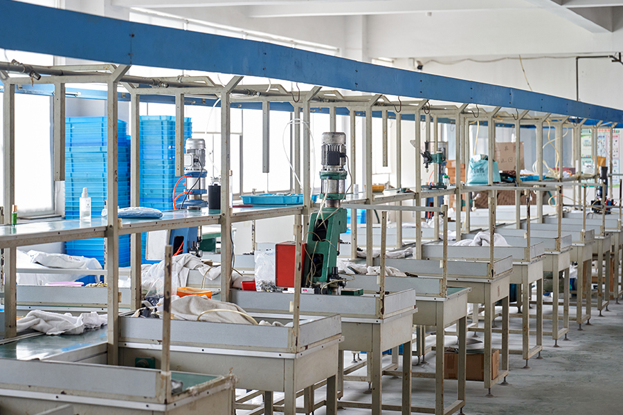 Macchina per assemblaggio automatico